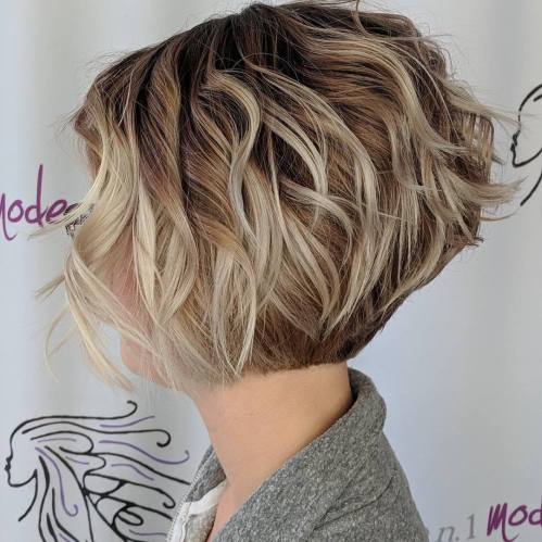 Nape-Length Wavy Bob Haircut With Layers