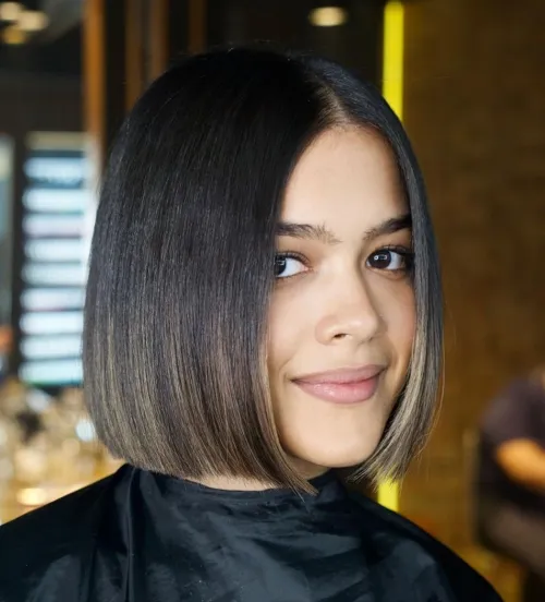Sleek Straight Bob with Middle Parting