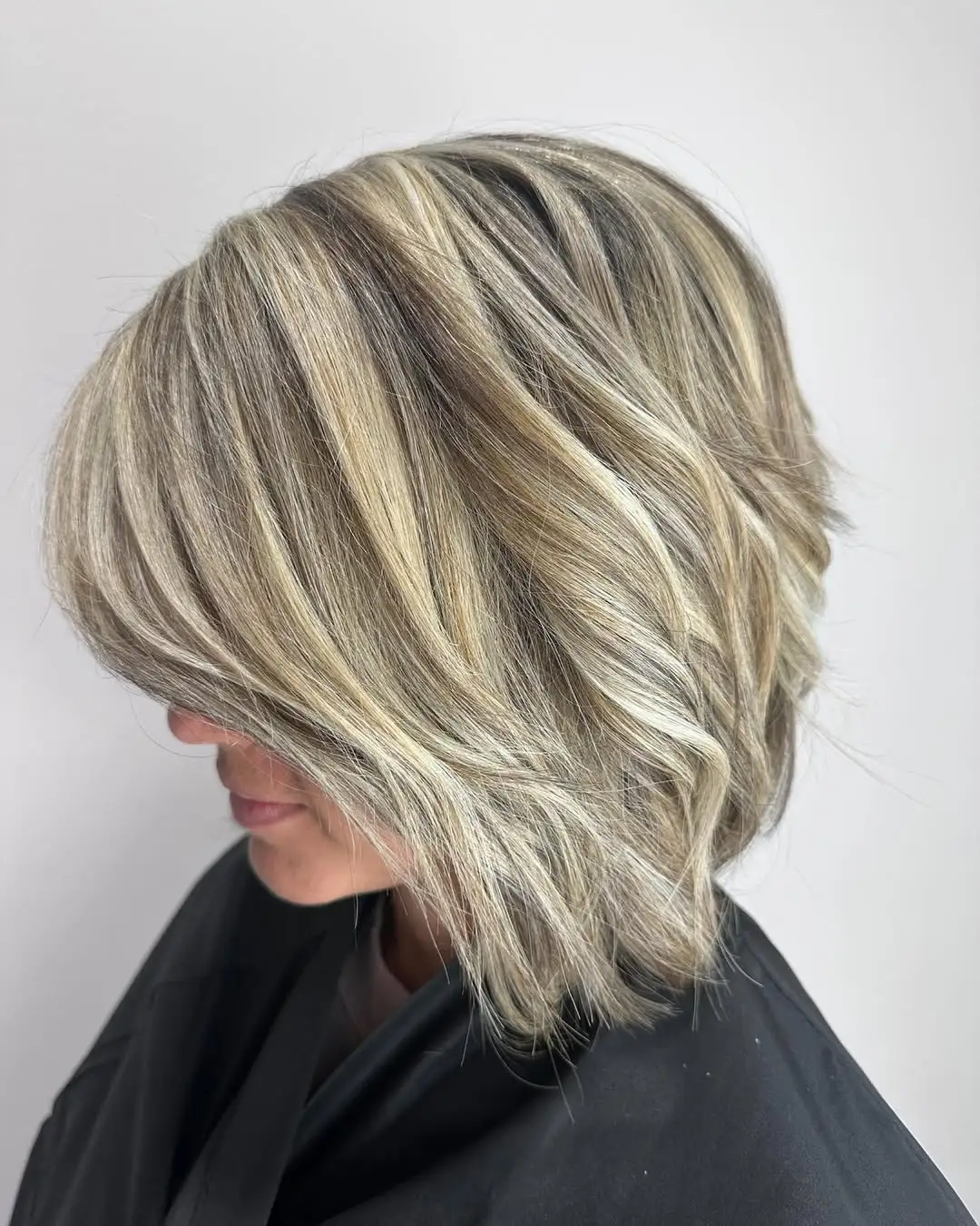 Lived-In Hairstyle Inverted Long Stacked Bob