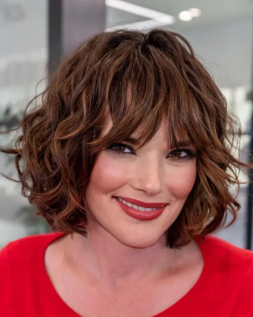 Cute Wavy Bob with Bangs Cute Thick Messy Wavy Bob