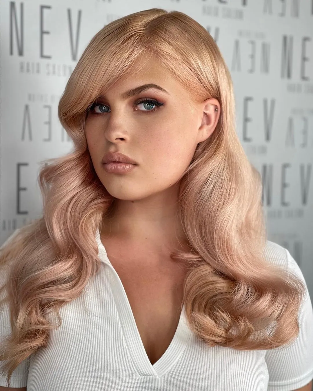 Smooth Strawberry-Blonde Waves Lush Strawberry Blonde Waves