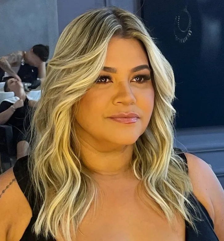 Mid-Length Layered Haircut Medium Haircut with Face Framing Layers