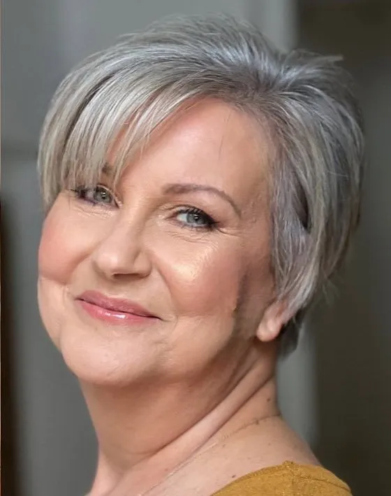 Stylish Short Gray Hair Transformation Stunning Short Cut for Overweight Women