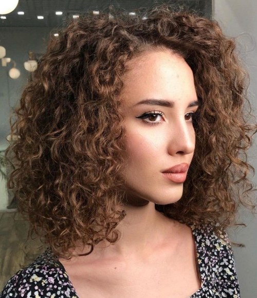 Above-the-Shoulders Thick Perm Hairstyle