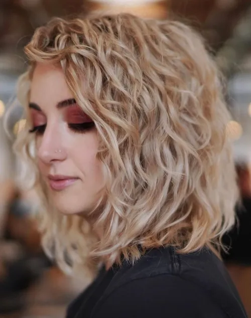 Shoulder-Grazing Messy Perm Bob