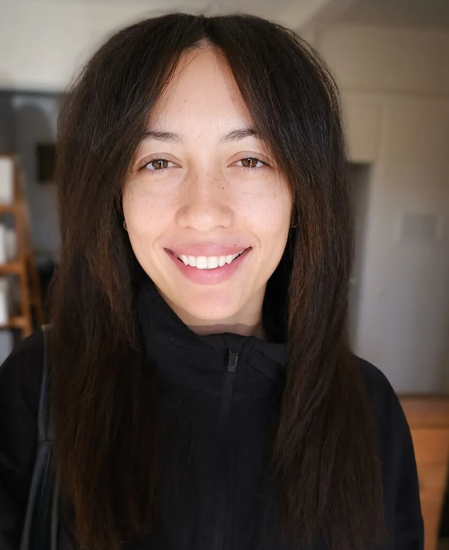 Sleek Style with Blended Layers Long Cut for an Oblong Face
