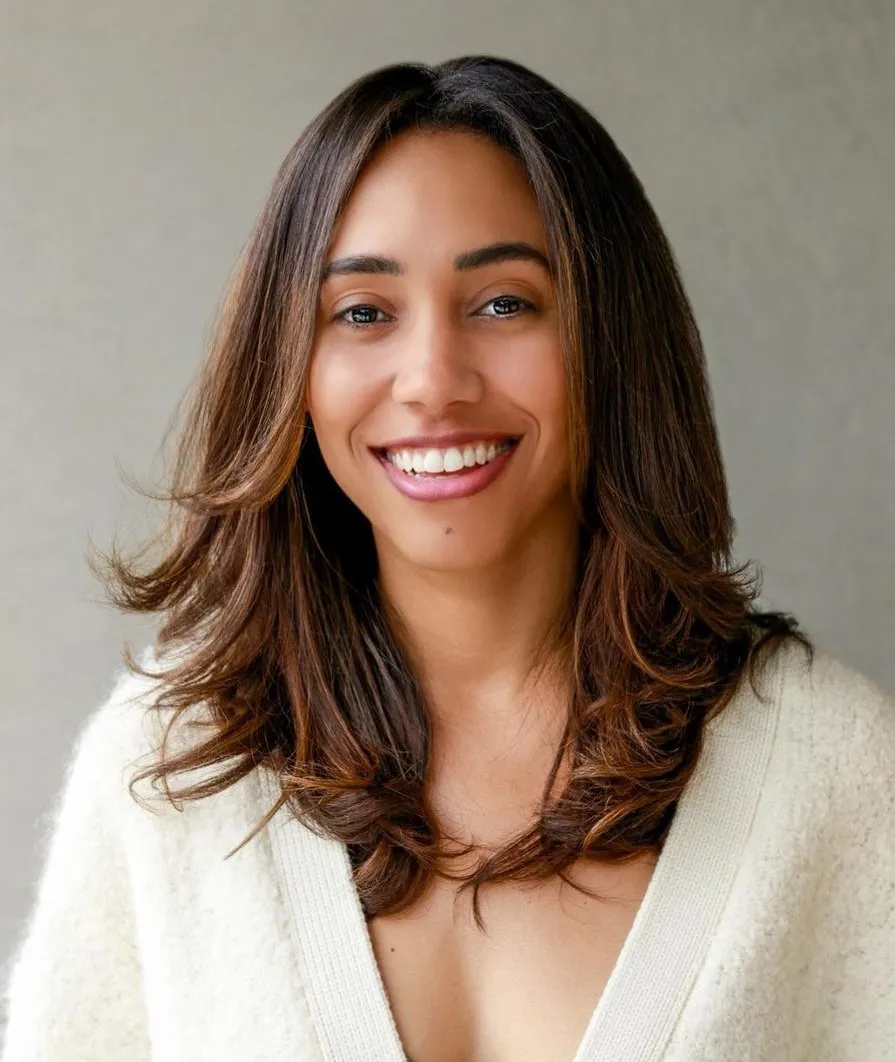 Medium Layered Hair with Soft Brown Balayage