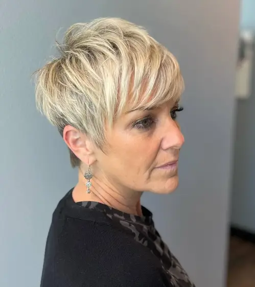 30 Hairstyles That Can Shave a Decade Off Your Appearance 22 Sliced Blonde Pixie to Look Younger