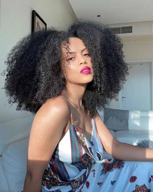 12 Different Hair Types: Identifying and Styling Yours 13 Woman with 4B Type of Hair