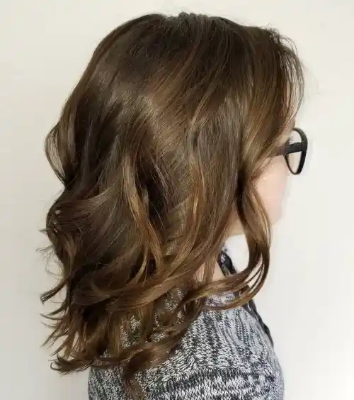 Medium Hairstyle With Loose Waves