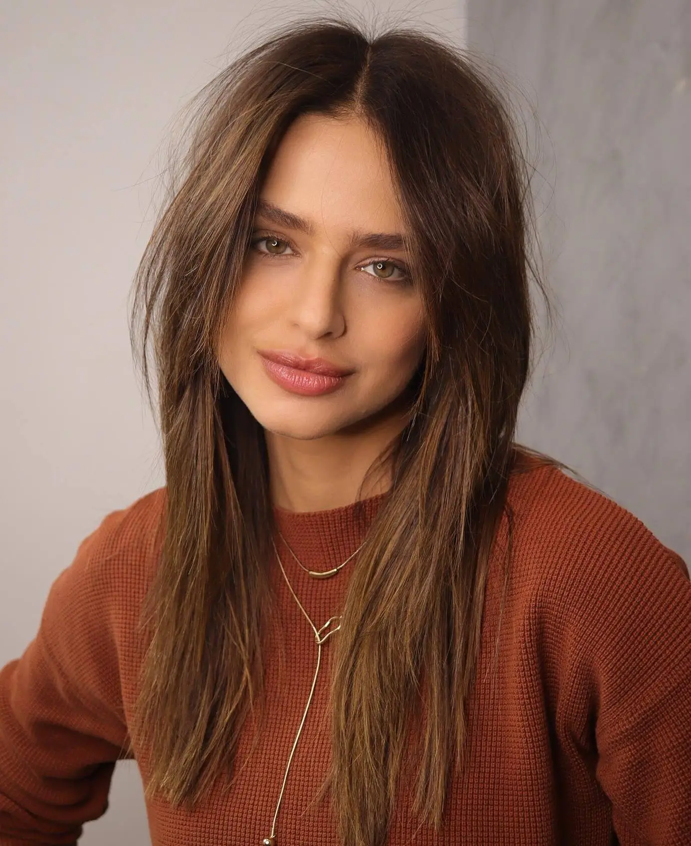 Long Straight Hair with Choppy Ends Middle Part Long Hair Style