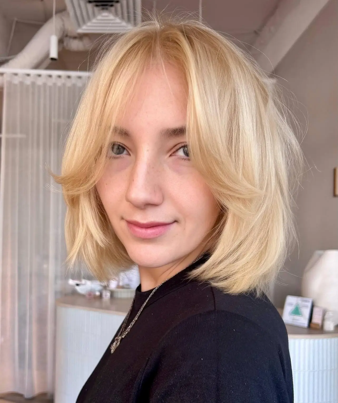 Blonde Layered Bob for Fine Hair Face Framing Bob for Thin Hair