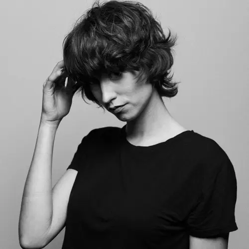 Voluminous Crop for Oval Face Shape