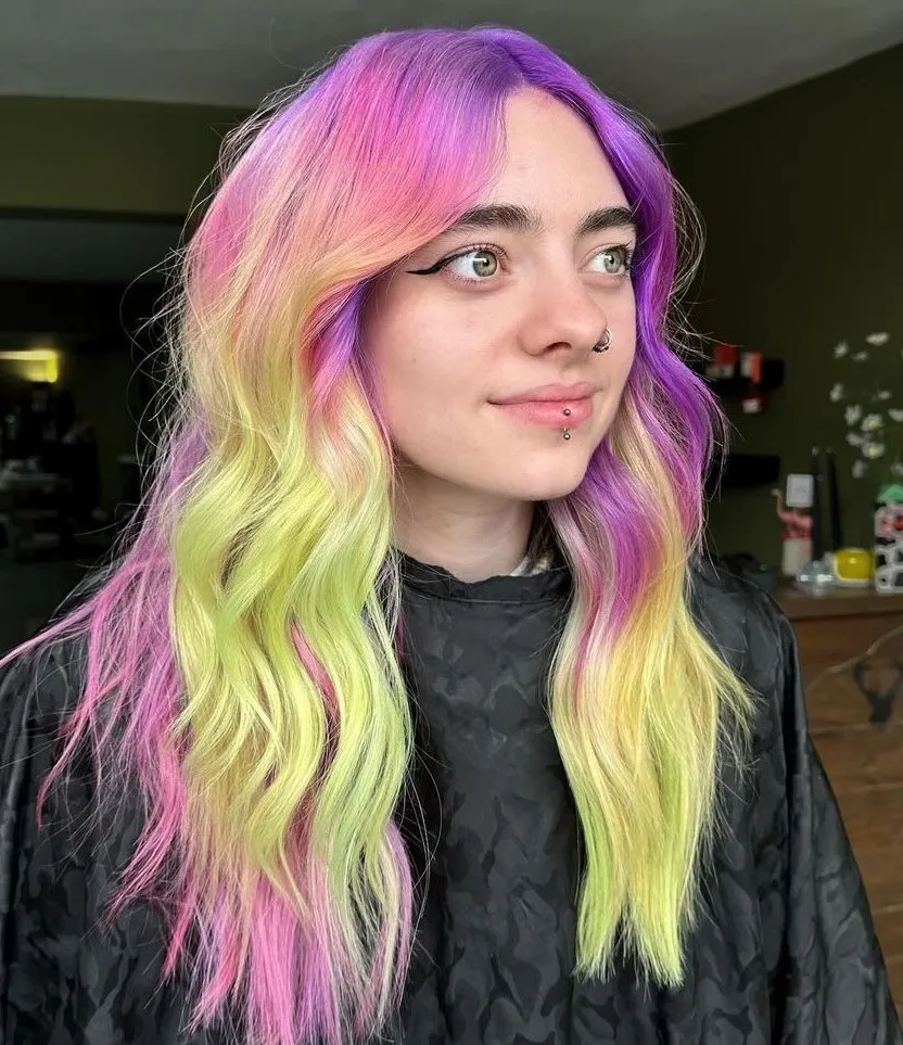 Loose Wavy Alt Hairstyle