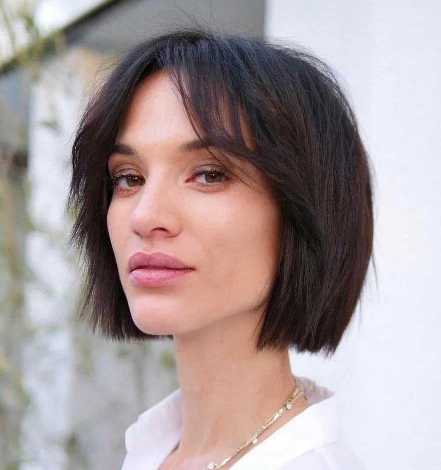 Trendy Bob with Curtain Bangs Bob with Face Framing Layers