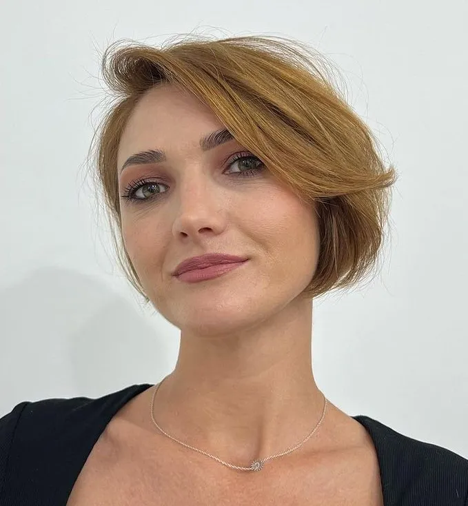 Short Graduated Bob with Swoopy Fringe Asymmetric Pixie Bob for Square Face