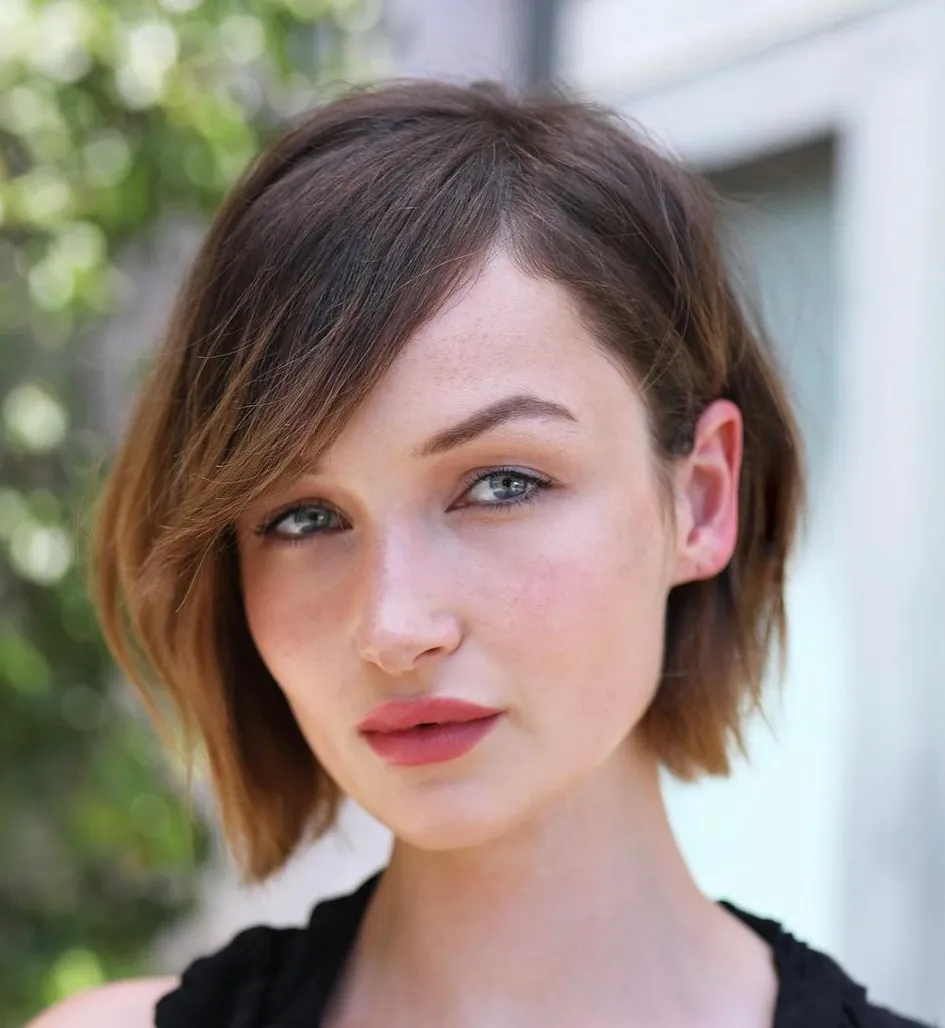 Side-Flipped Bob Bob Haircut with Deep Side Part