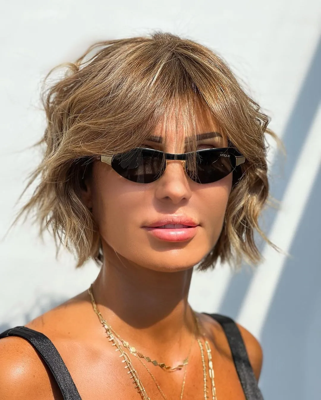 Textured Short Bob with Thin Bangs Disheveled Short Bob for Thin Hair