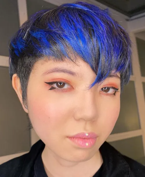 Highlighted Textured Pixie Hairstyle