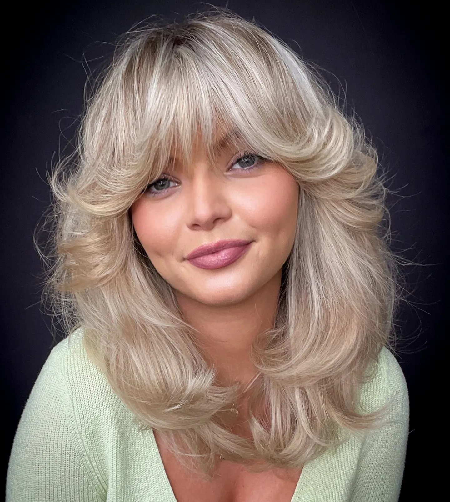 Hairstyle for High Cheekbones Round Face