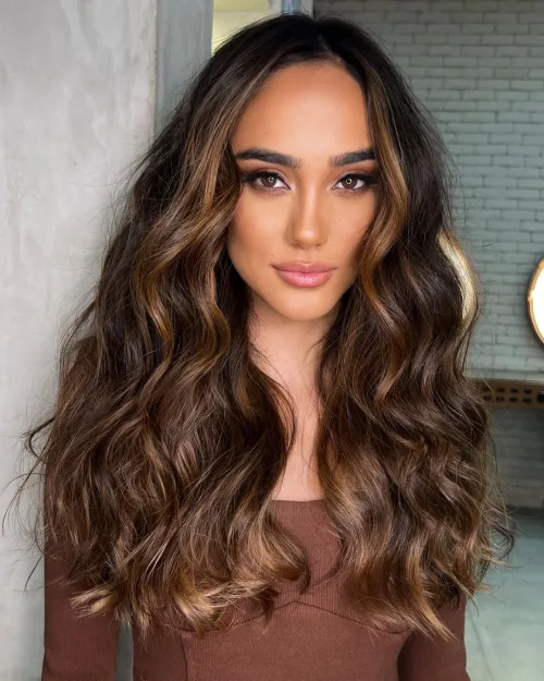 Long Non Layered Wavy Hair with Balayage