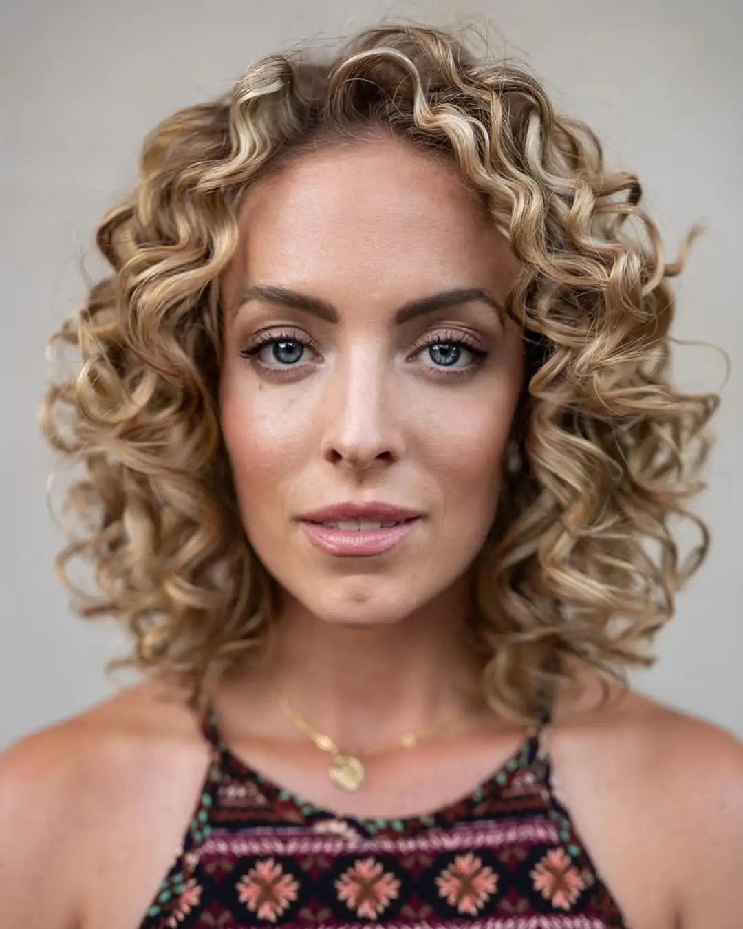 Curly Bob Cut Collarbone Curly Bob for Oblong Faces