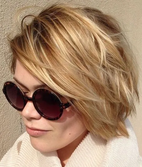 30 Stylish Hairstyles for Thin Straight Hair 2 short layered bob for thin hair
